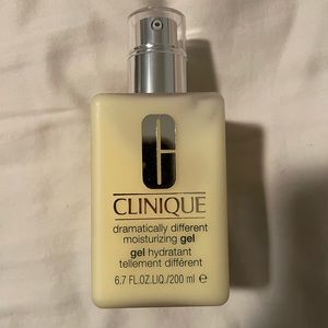 NEW Clinique Dramatically Different Moisturizing